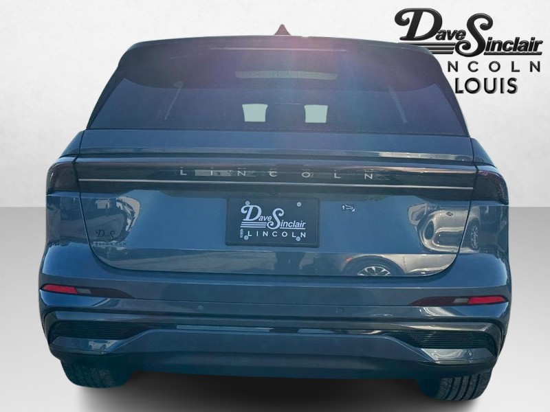 Lincoln Nautilus Vehicle Full-screen Gallery Image 06