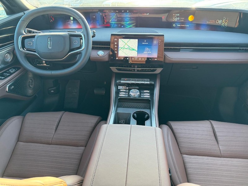 Lincoln Nautilus Vehicle Full-screen Gallery Image 14