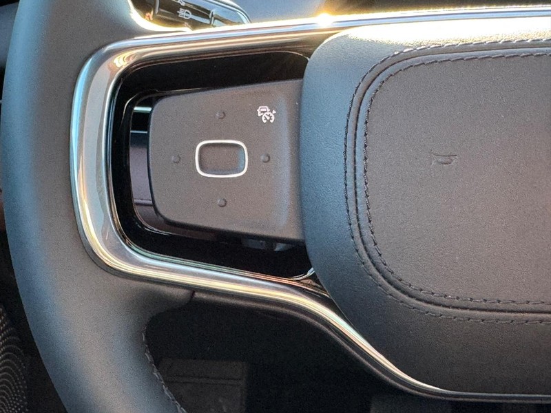 Lincoln Nautilus Vehicle Full-screen Gallery Image 22