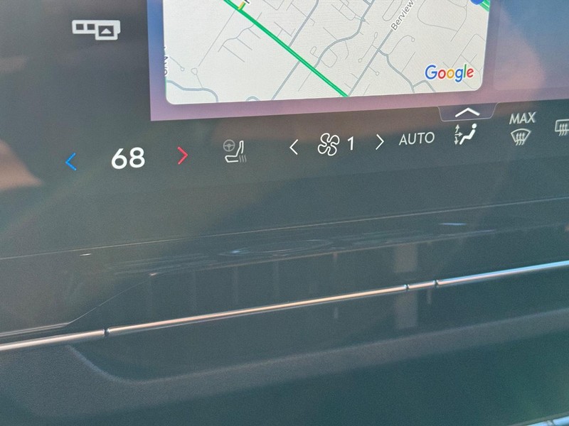 Lincoln Nautilus Vehicle Full-screen Gallery Image 25