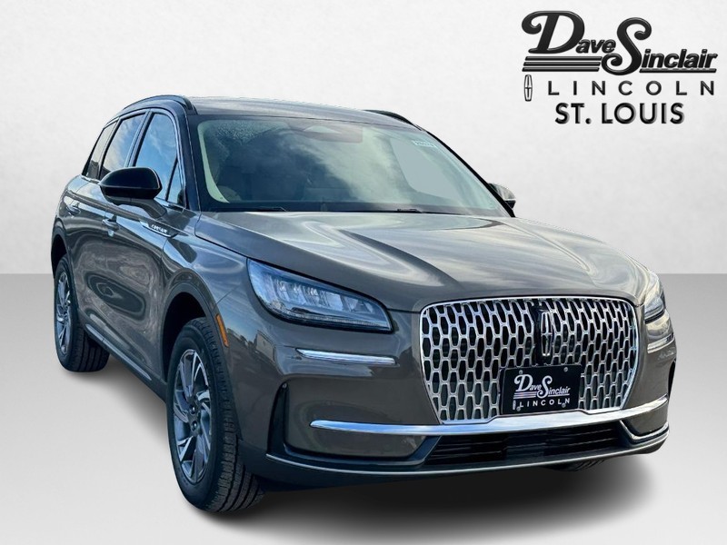 Lincoln Corsair Vehicle Full-screen Gallery Image 03