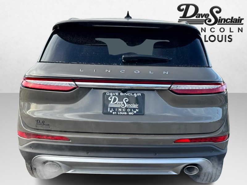 Lincoln Corsair Vehicle Full-screen Gallery Image 06