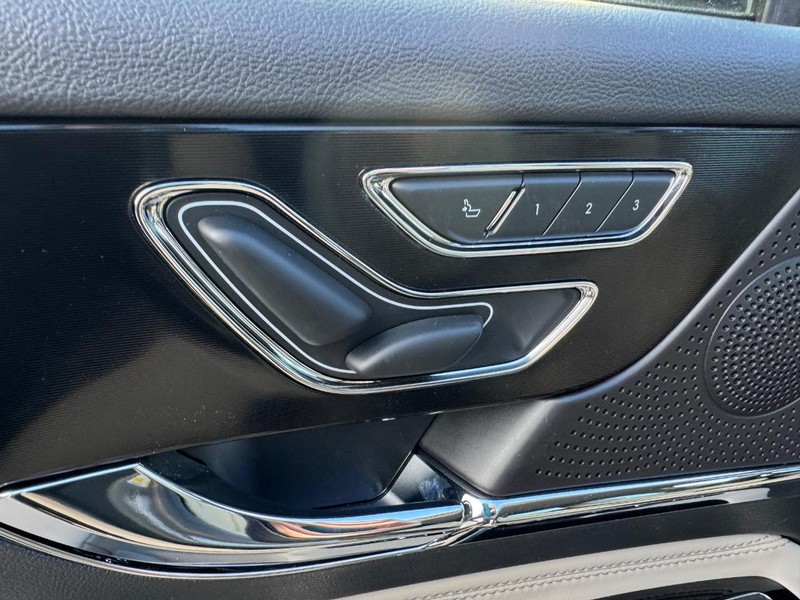 Lincoln Corsair Vehicle Full-screen Gallery Image 19