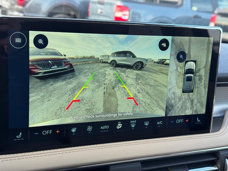 Lincoln Corsair Vehicle Full-screen Gallery Image 25