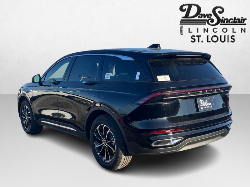 Lincoln Nautilus Vehicle Full-screen Gallery Image 07