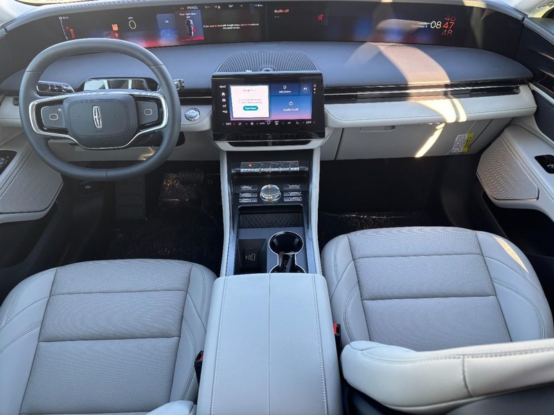 Lincoln Nautilus Vehicle Full-screen Gallery Image 13