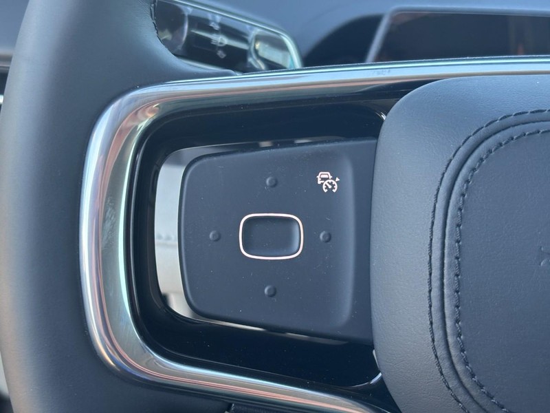 Lincoln Nautilus Vehicle Full-screen Gallery Image 21