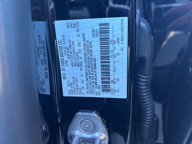 Lincoln Nautilus Vehicle Full-screen Gallery Image 29