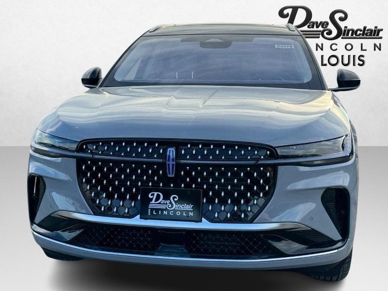 Lincoln Nautilus Vehicle Full-screen Gallery Image 02