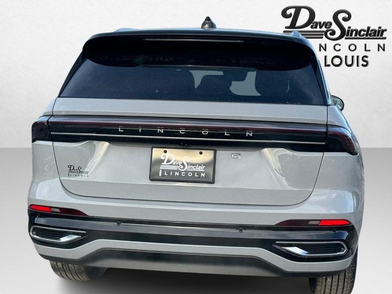 Lincoln Nautilus Vehicle Full-screen Gallery Image 06