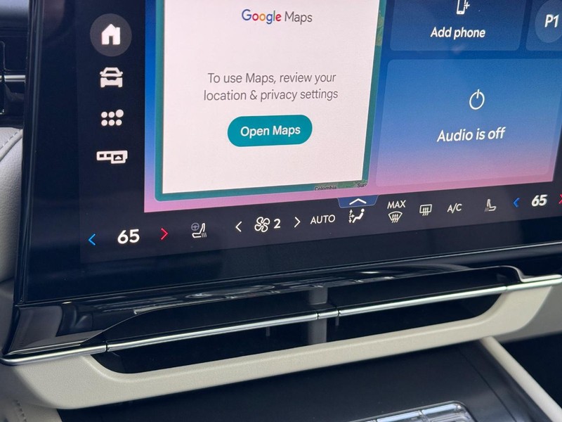 Lincoln Nautilus Vehicle Full-screen Gallery Image 23