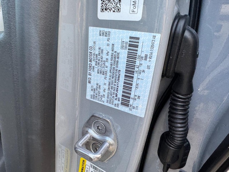 Lincoln Nautilus Vehicle Full-screen Gallery Image 25