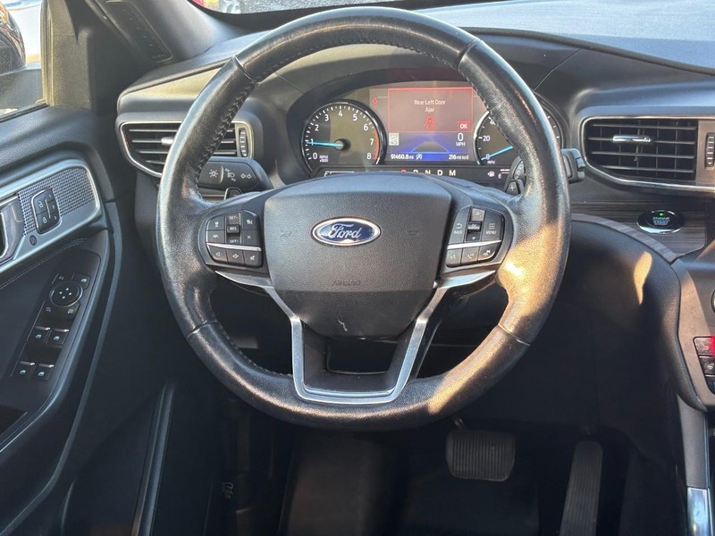 Ford Explorer Vehicle Full-screen Gallery Image 14