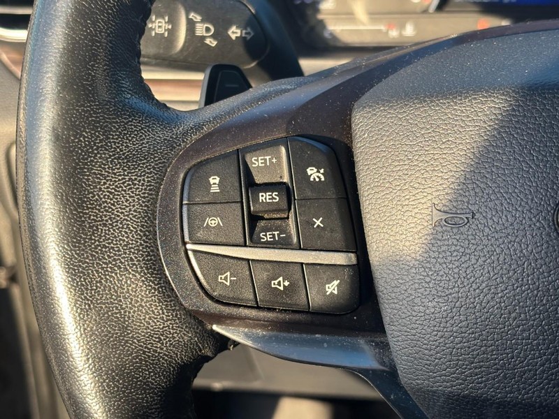 Ford Explorer Vehicle Full-screen Gallery Image 19