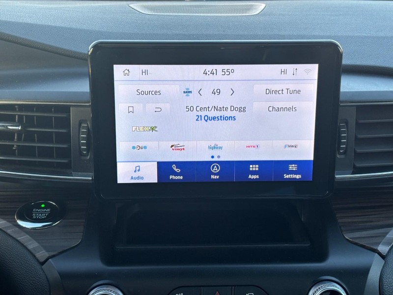 Ford Explorer Vehicle Full-screen Gallery Image 23