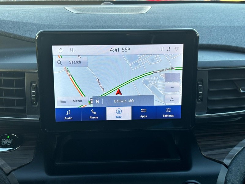 Ford Explorer Vehicle Full-screen Gallery Image 25