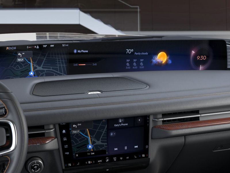 Lincoln Navigator Vehicle Full-screen Gallery Image 15