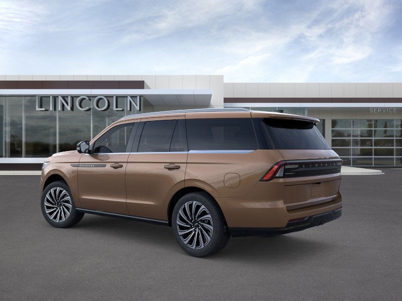 Lincoln Navigator Vehicle Full-screen Gallery Image 04
