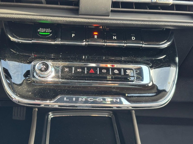 Lincoln Corsair Vehicle Full-screen Gallery Image 25