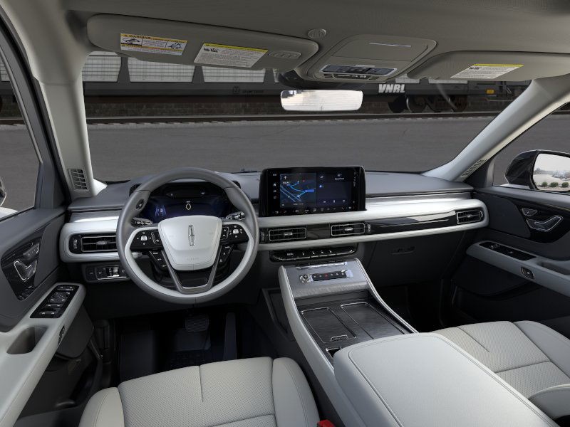 Lincoln Aviator Vehicle Full-screen Gallery Image 10