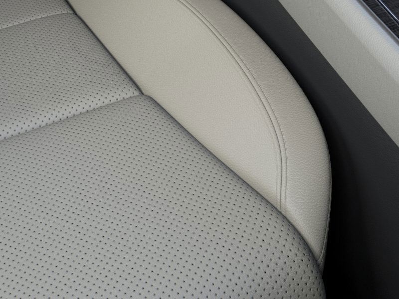 Lincoln Aviator Vehicle Full-screen Gallery Image 17