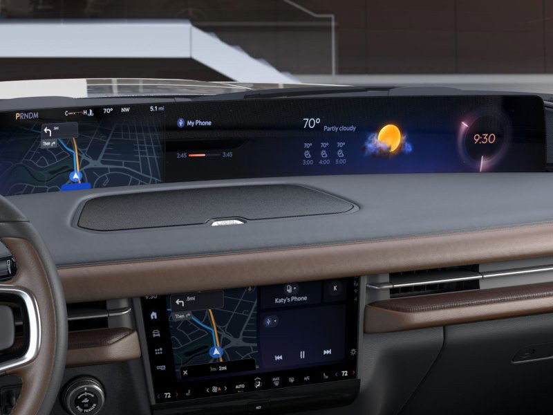 Lincoln Navigator Vehicle Full-screen Gallery Image 15