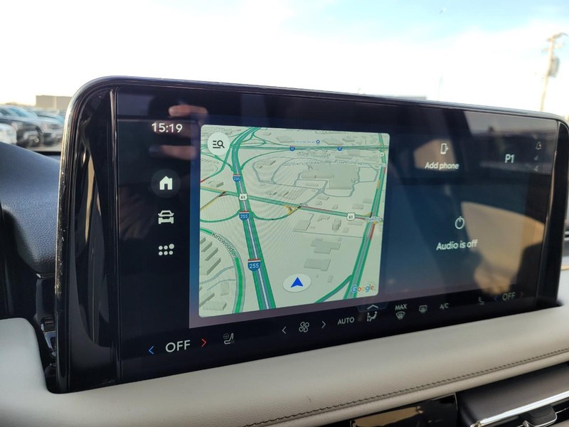 Lincoln Aviator Vehicle Full-screen Gallery Image 25