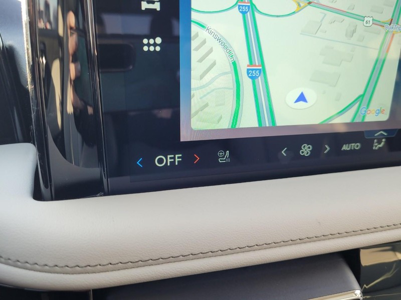 Lincoln Aviator Vehicle Full-screen Gallery Image 26