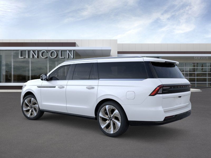 Lincoln Navigator L Vehicle Full-screen Gallery Image 04