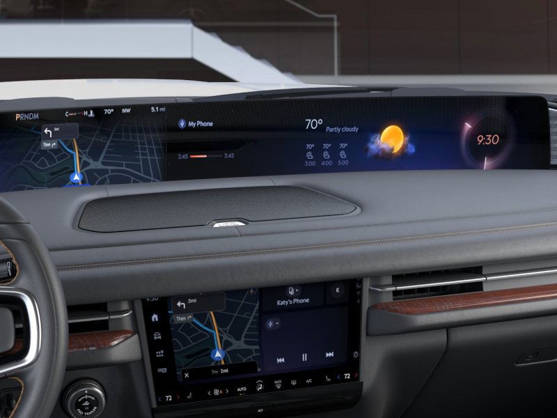 Lincoln Navigator Vehicle Full-screen Gallery Image 15