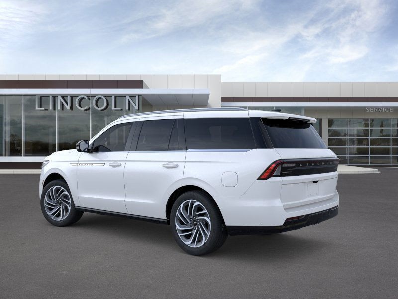Lincoln Navigator Vehicle Full-screen Gallery Image 04