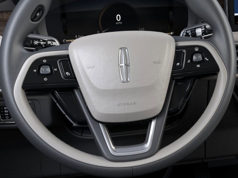 Lincoln Corsair Vehicle Full-screen Gallery Image 13