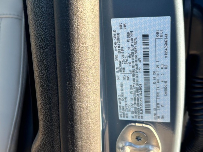 Lincoln Corsair Vehicle Full-screen Gallery Image 27