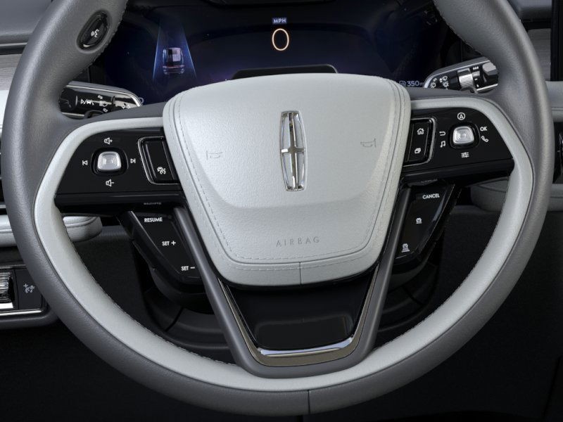 Lincoln Aviator Vehicle Full-screen Gallery Image 13