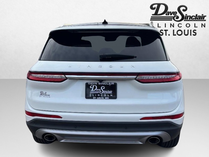 Lincoln Corsair Vehicle Full-screen Gallery Image 06