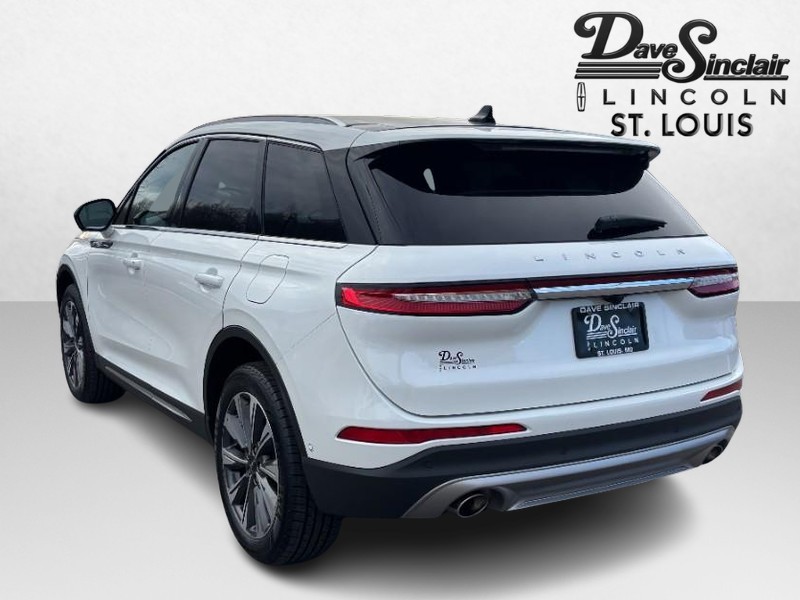 Lincoln Corsair Vehicle Full-screen Gallery Image 07