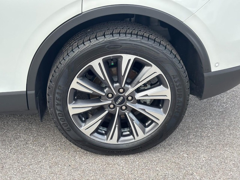 Lincoln Corsair Vehicle Full-screen Gallery Image 10