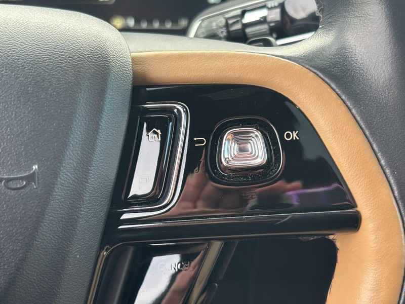 Lincoln Corsair Vehicle Full-screen Gallery Image 20