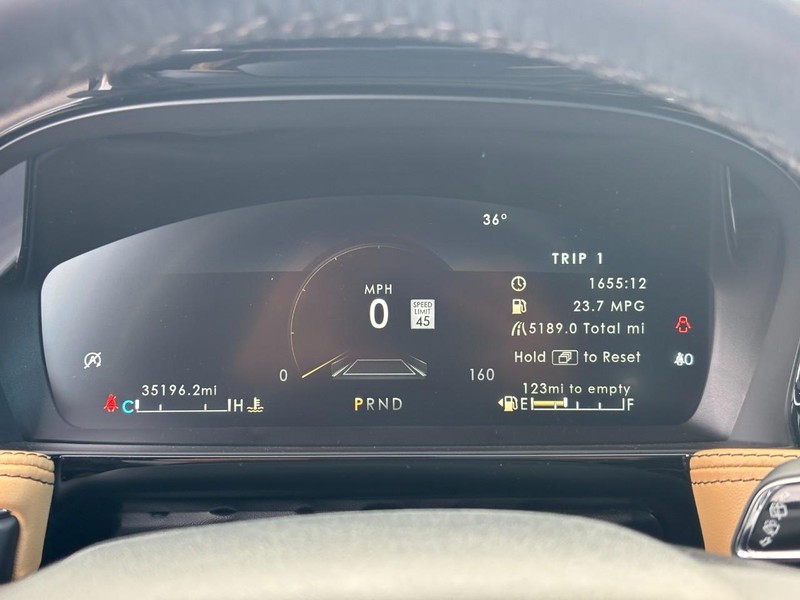 Lincoln Corsair Vehicle Full-screen Gallery Image 21