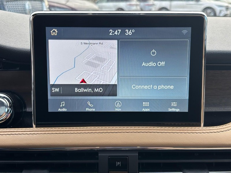 Lincoln Corsair Vehicle Full-screen Gallery Image 22