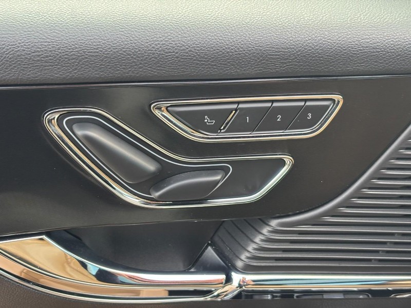 Lincoln Corsair Vehicle Full-screen Gallery Image 25