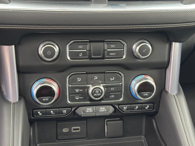 GMC Yukon Vehicle Full-screen Gallery Image 27