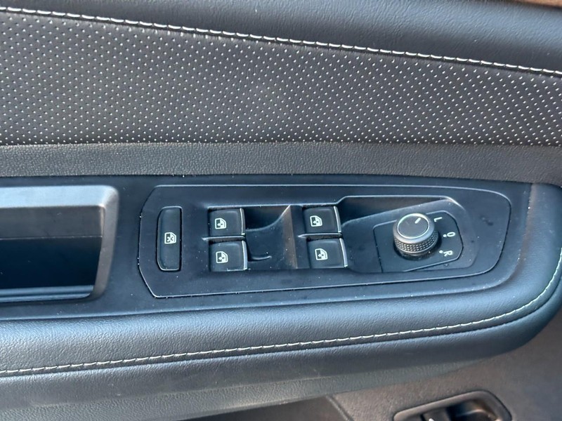 Volkswagen Atlas Vehicle Full-screen Gallery Image 17