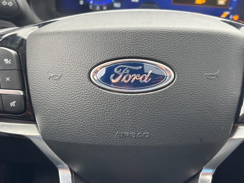 Ford Explorer Vehicle Full-screen Gallery Image 20