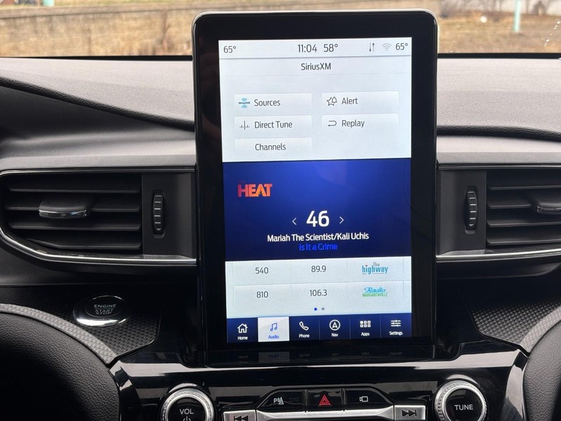 Ford Explorer Vehicle Full-screen Gallery Image 23