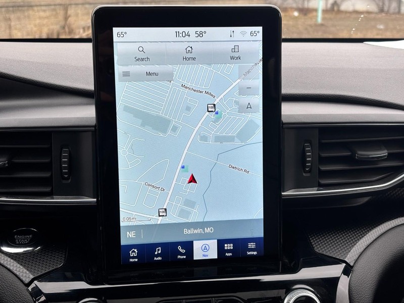 Ford Explorer Vehicle Full-screen Gallery Image 24