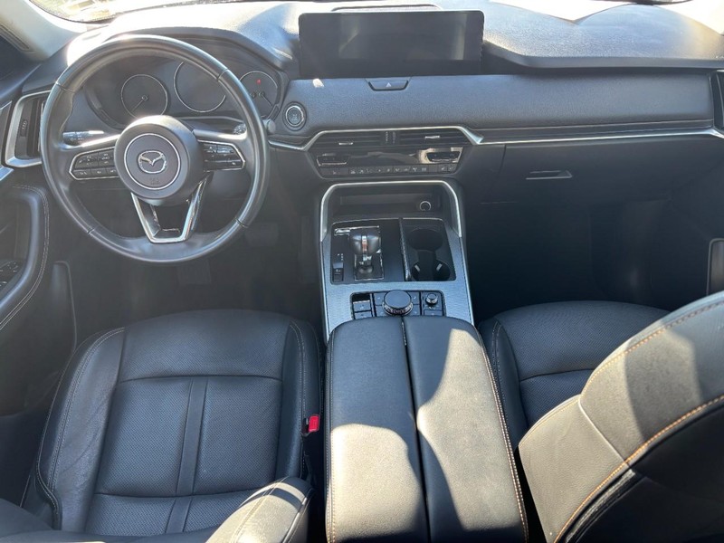 Mazda CX-90 Vehicle Full-screen Gallery Image 13