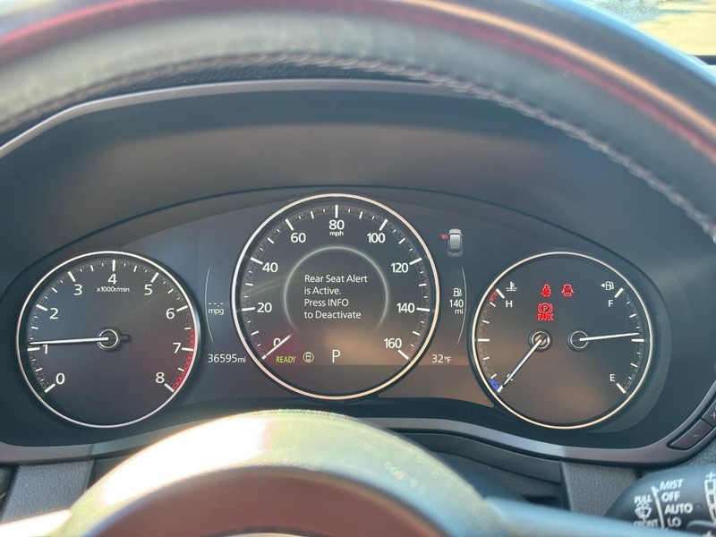 Mazda CX-90 Vehicle Full-screen Gallery Image 23