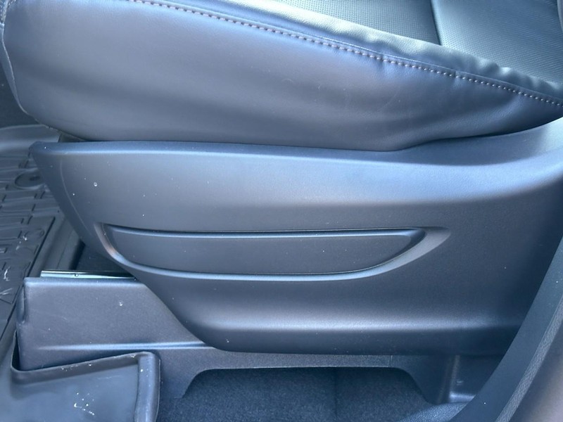 Lincoln Aviator Vehicle Full-screen Gallery Image 28