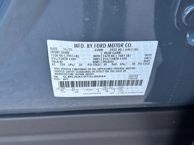 Lincoln Aviator Vehicle Full-screen Gallery Image 29